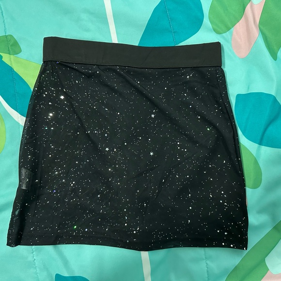 iHeartRaves Holo Star Mini Skirt, size Small - Picture 5 of 7